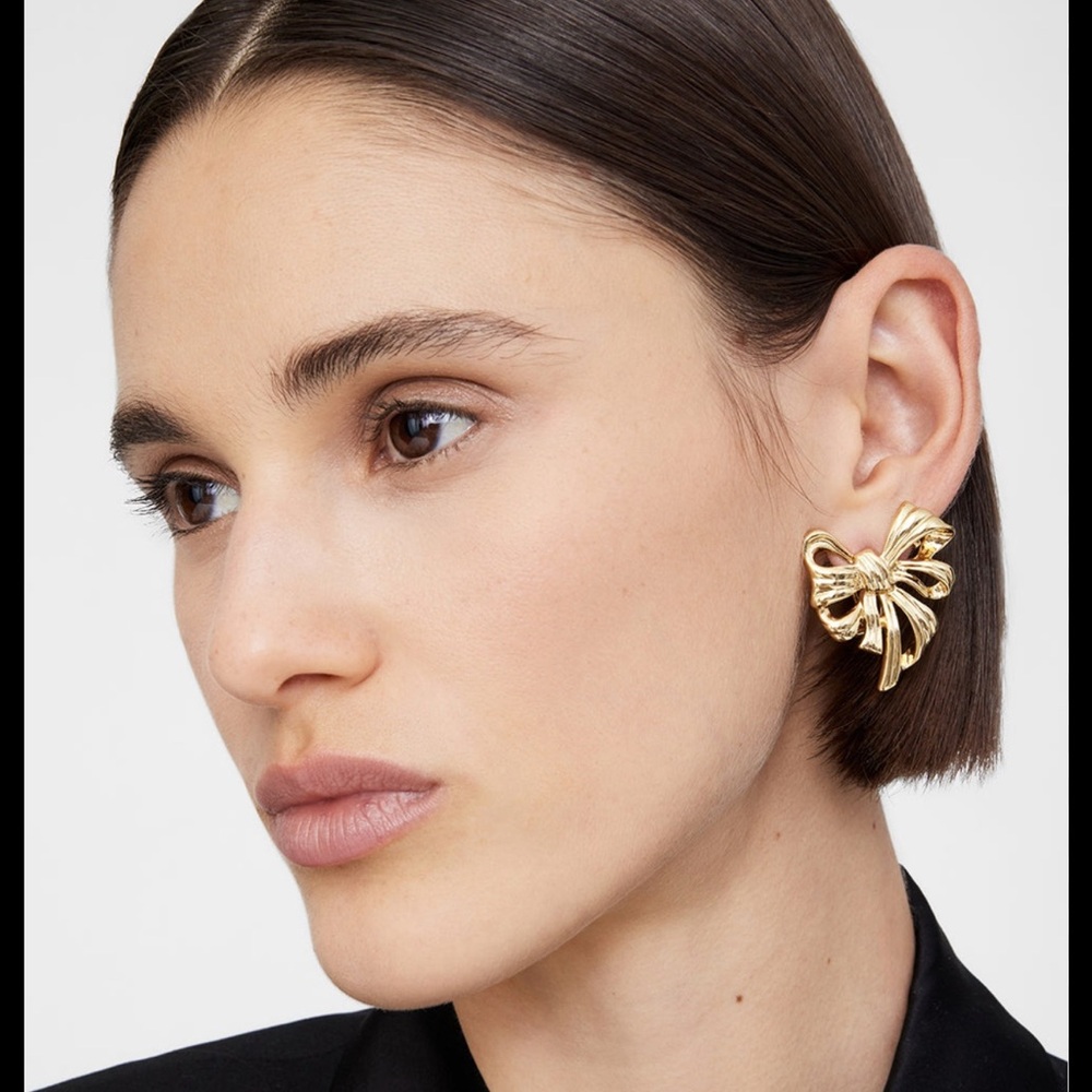 NIB Anine Bing Gold Bow Earrings